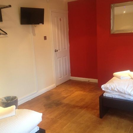 The Greyhound Cottage Chigwell Exterior photo