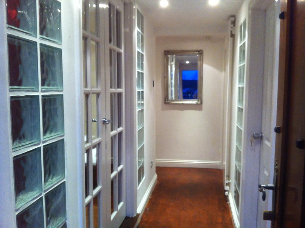 The Greyhound Cottage Chigwell Exterior photo