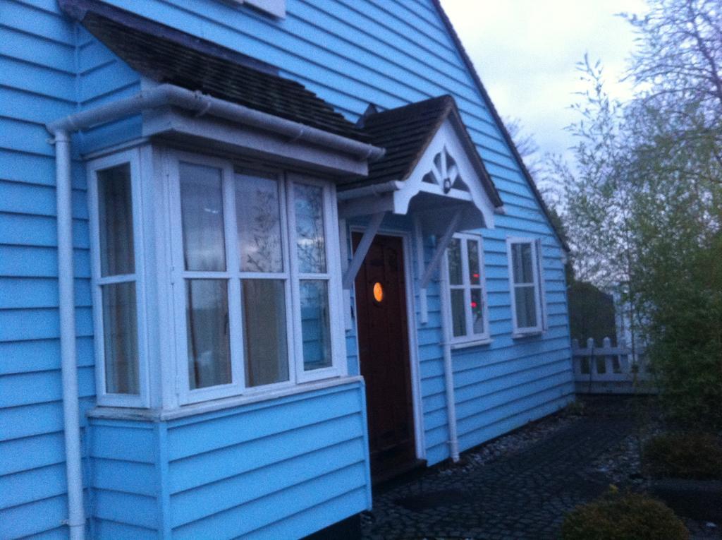 The Greyhound Cottage Chigwell Exterior photo